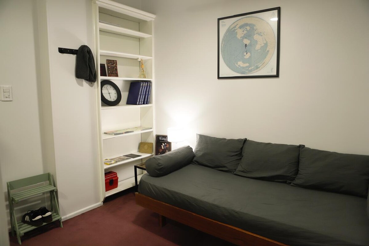 Popular Airbnb listing: Design and comfort Obelisco apartment in Ciudad Autónoma De Buenos Aires