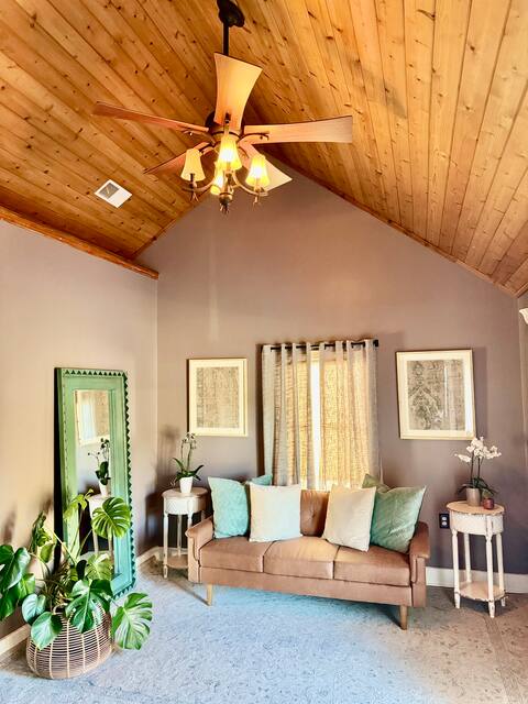 Picturesque getaway in the heart of the Midwest