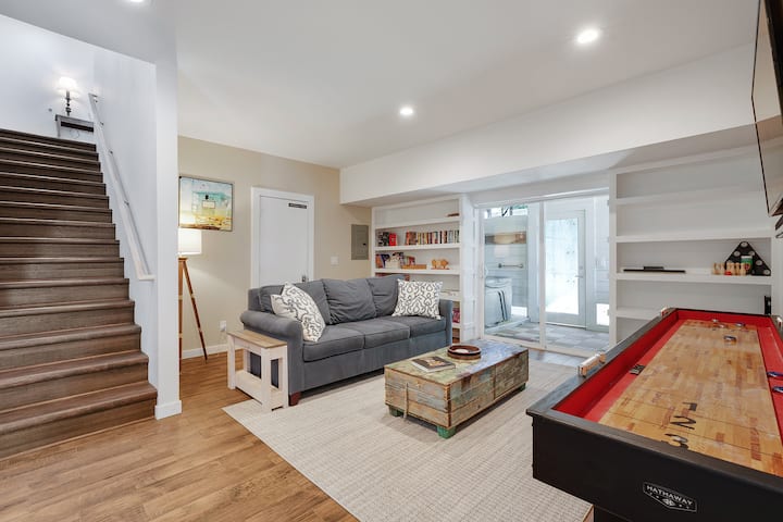 Pull out bed has comfortable memory foam mattress.  Large book library to pull from and endless games here