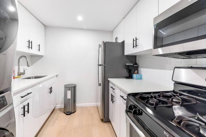 Charming Apartment in NYC! gallery image 2