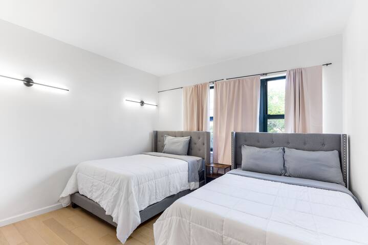 Charming Apartment in NYC! gallery image 5