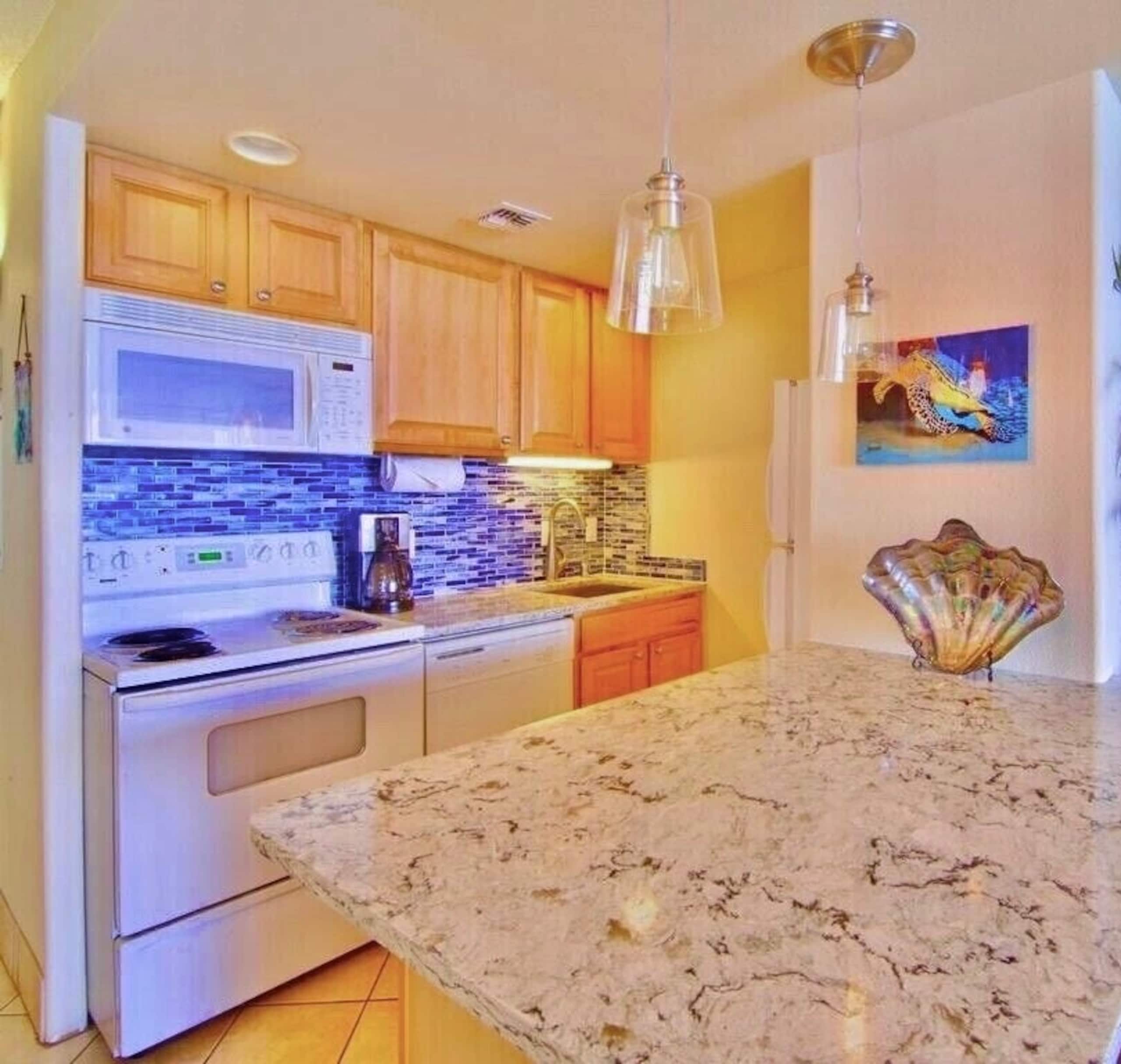 Condo in Lahaina · ★4.89 · 1 bedroom · 1 bed · 1 bath - Image 2