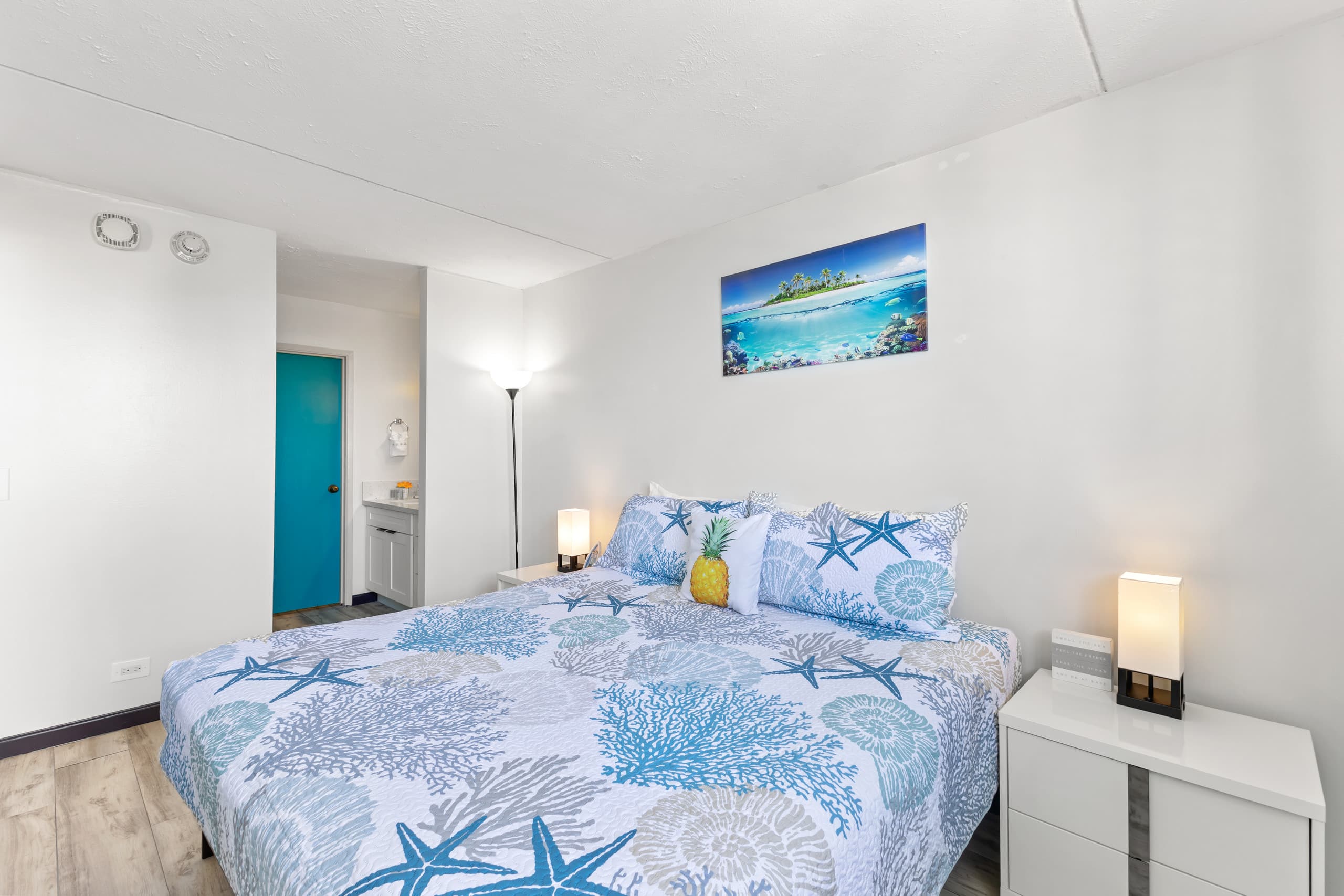 1 bd Ocean View Assigned Parking King bed Pool Gym - Image 15