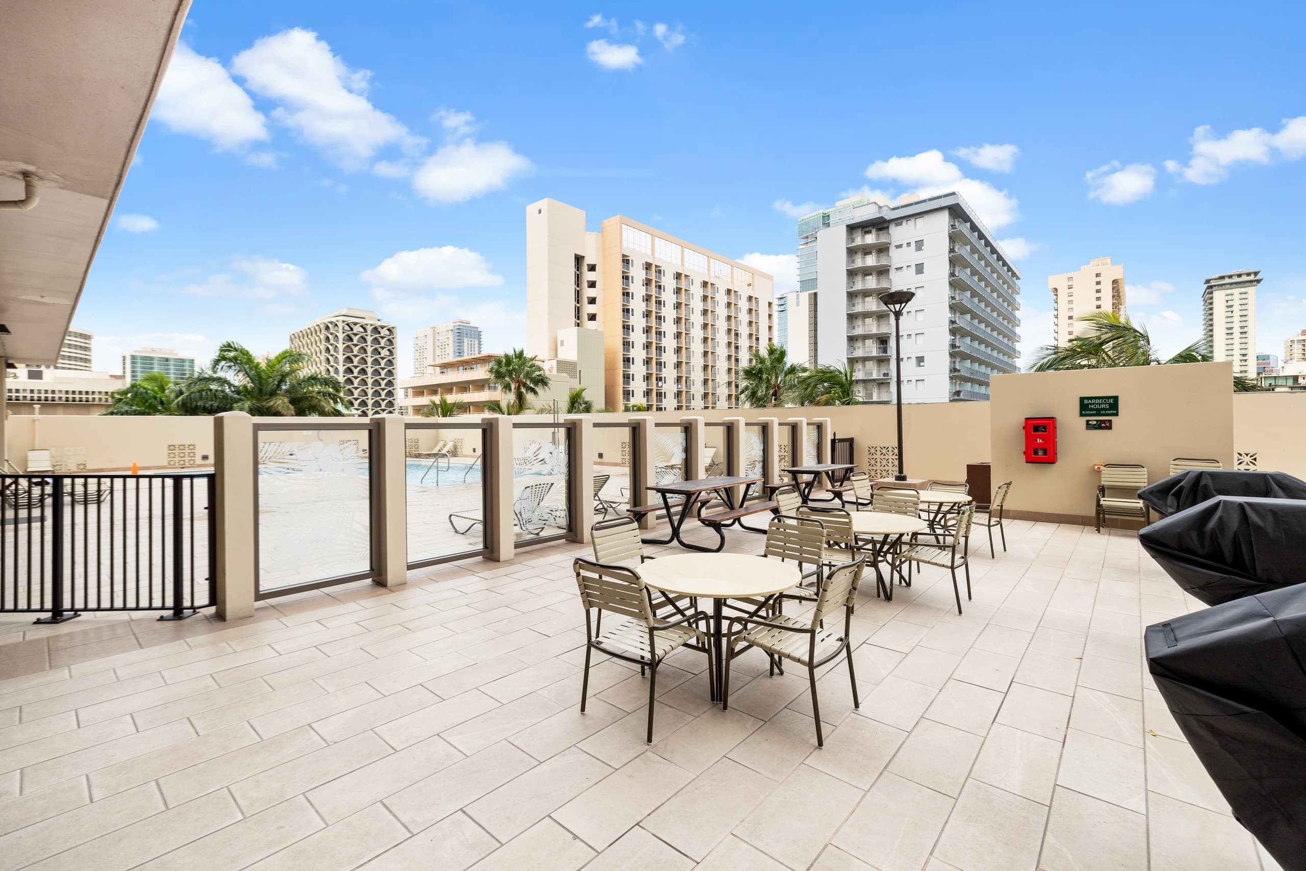 1 bd Ocean View Assigned Parking King bed Pool Gym - Image 59