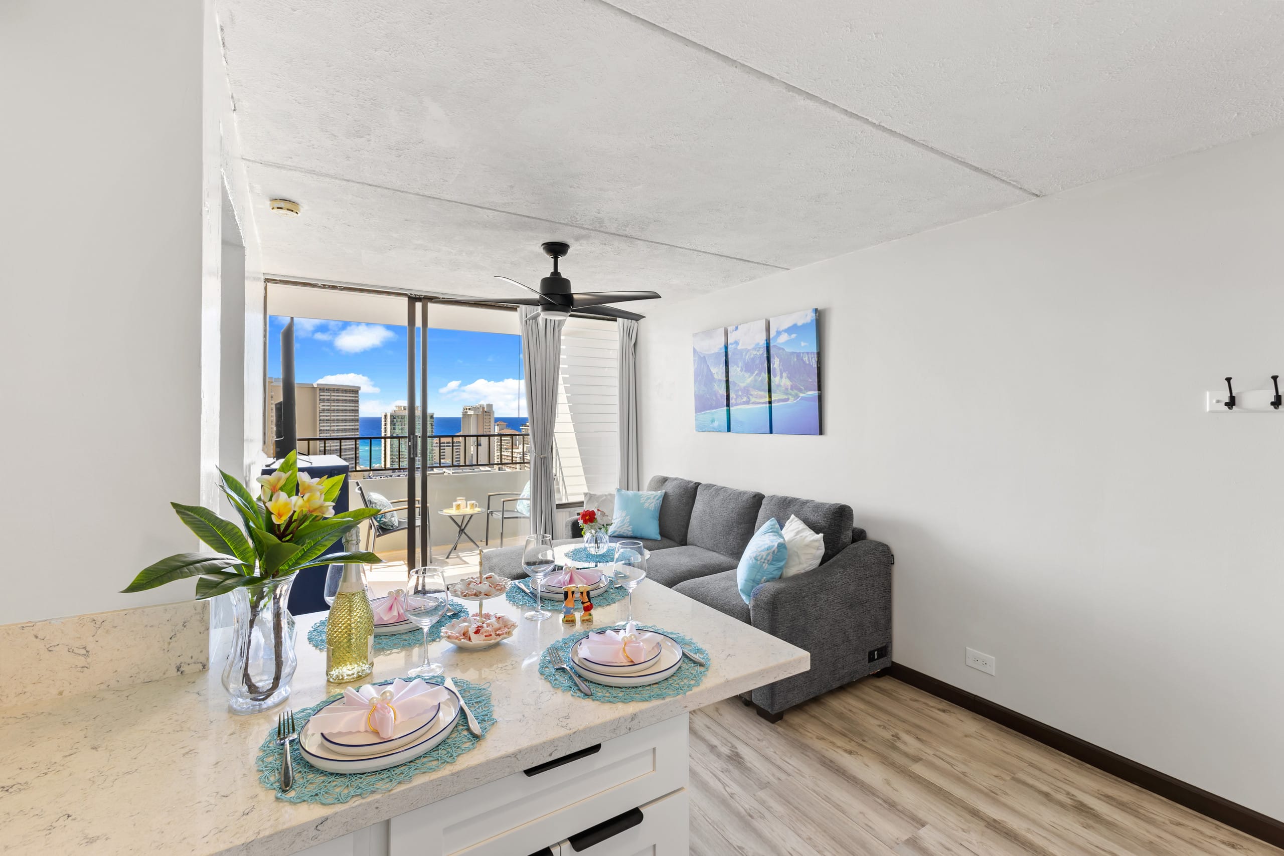 1 bd Ocean View Assigned Parking King bed Pool Gym - Image 11