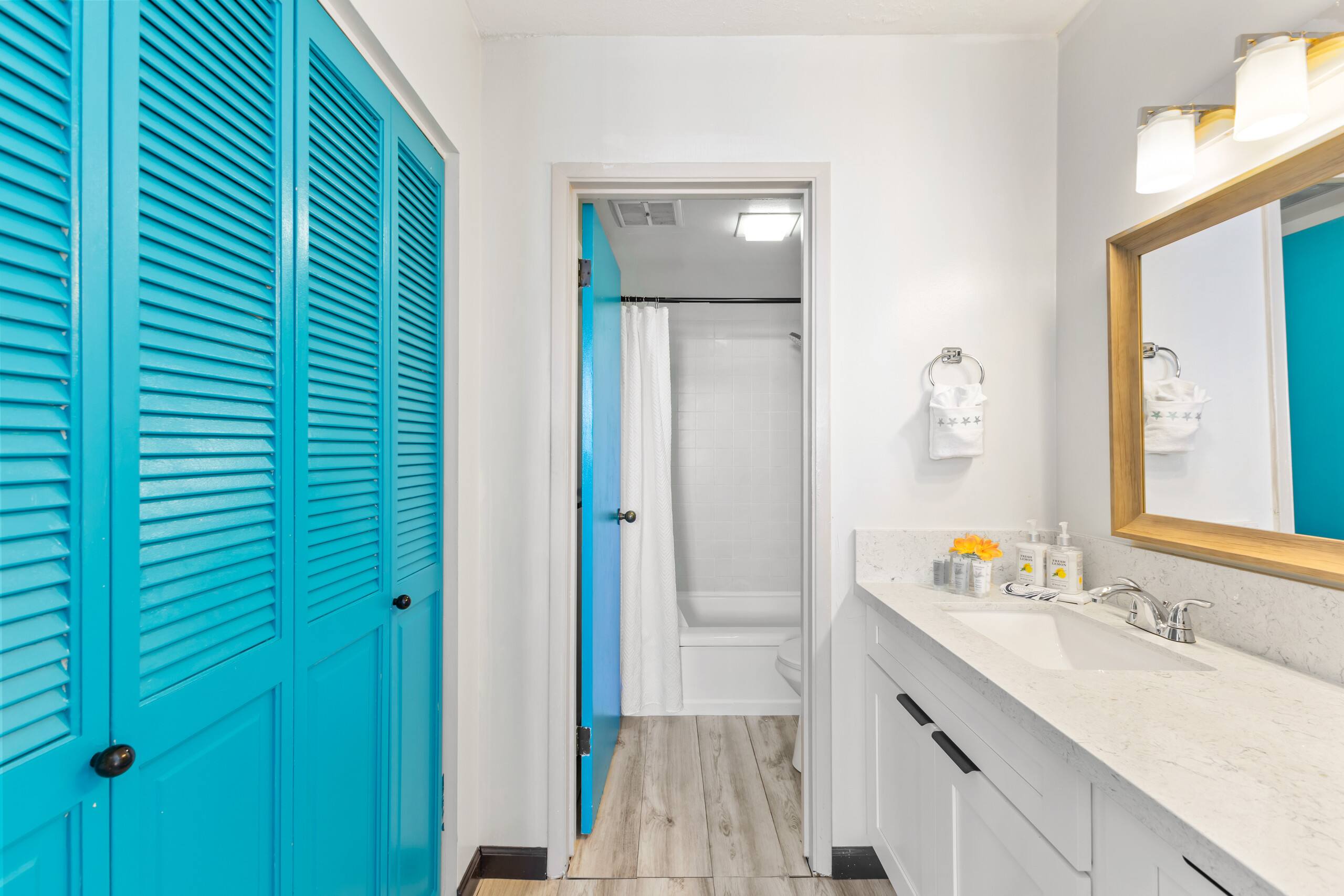 1 bd Ocean View Assigned Parking King bed Pool Gym - Image 19