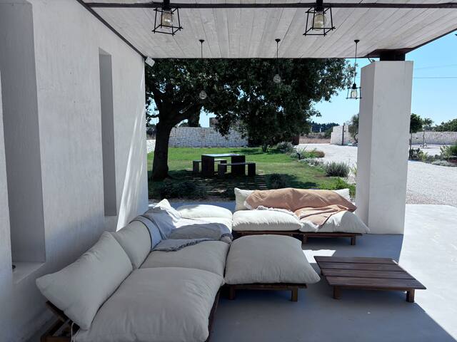 Aeneas Villa Pool & Jacuzzi gallery image 5