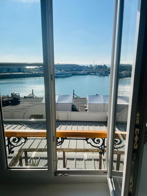 Top performing Airbnb: Granville harbor view apartment in Granville
