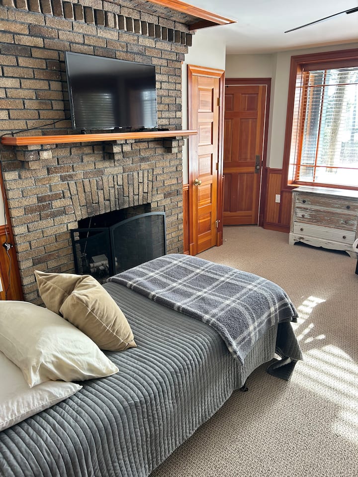 საძინებელი 4