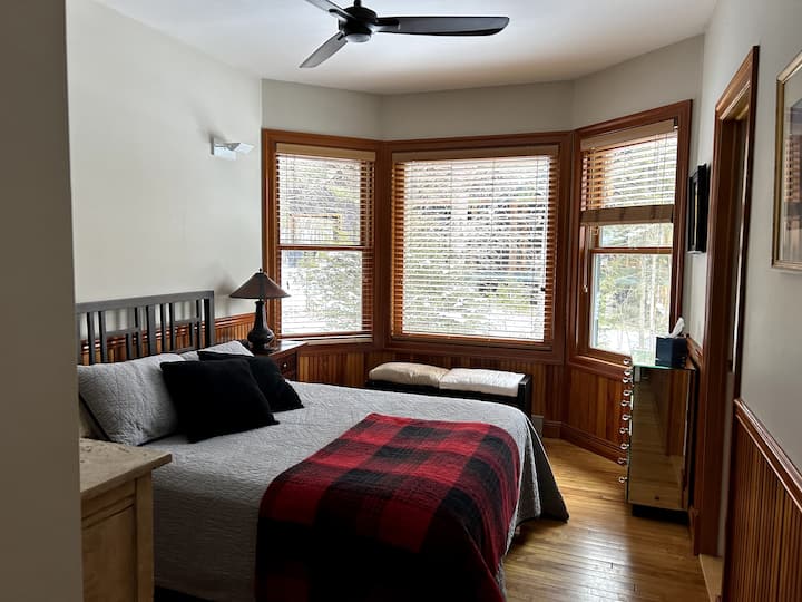 საძინებელი 1