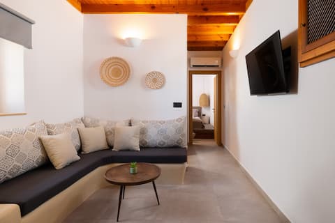 Popular Airbnb listing: Tapanis luxury house in Δήμος Ρόδου