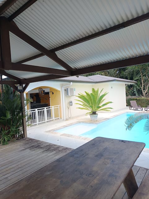 4 bedroom villa with comfortable pool