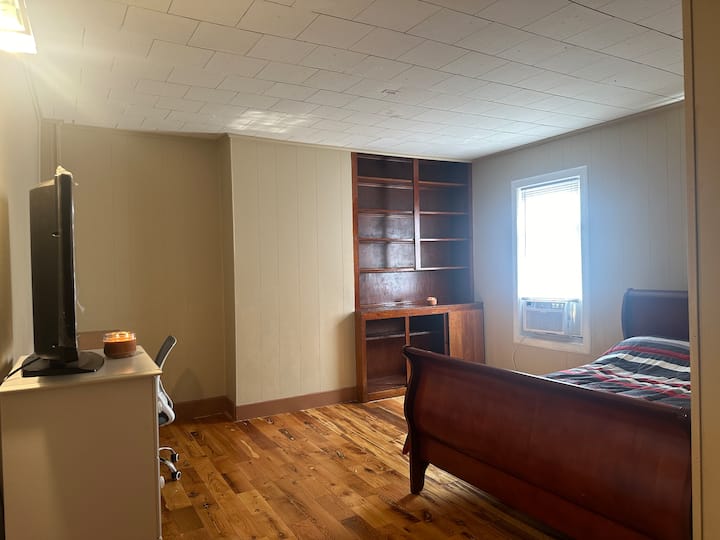 Afforable One Master Bedroom On 2 Floor - Utica, NY