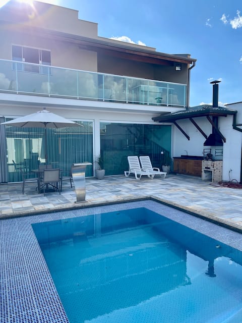 Elegant Townhouse with Pool, for Family and Friends