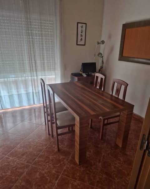 Great room near airport