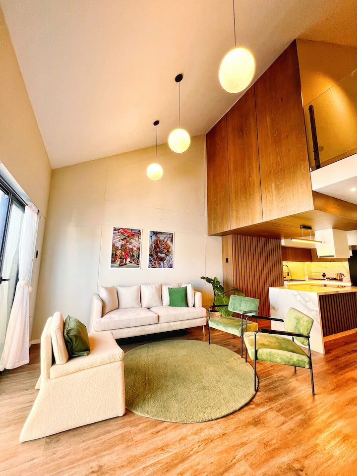 Penthouse with a view and private terrace close to everything