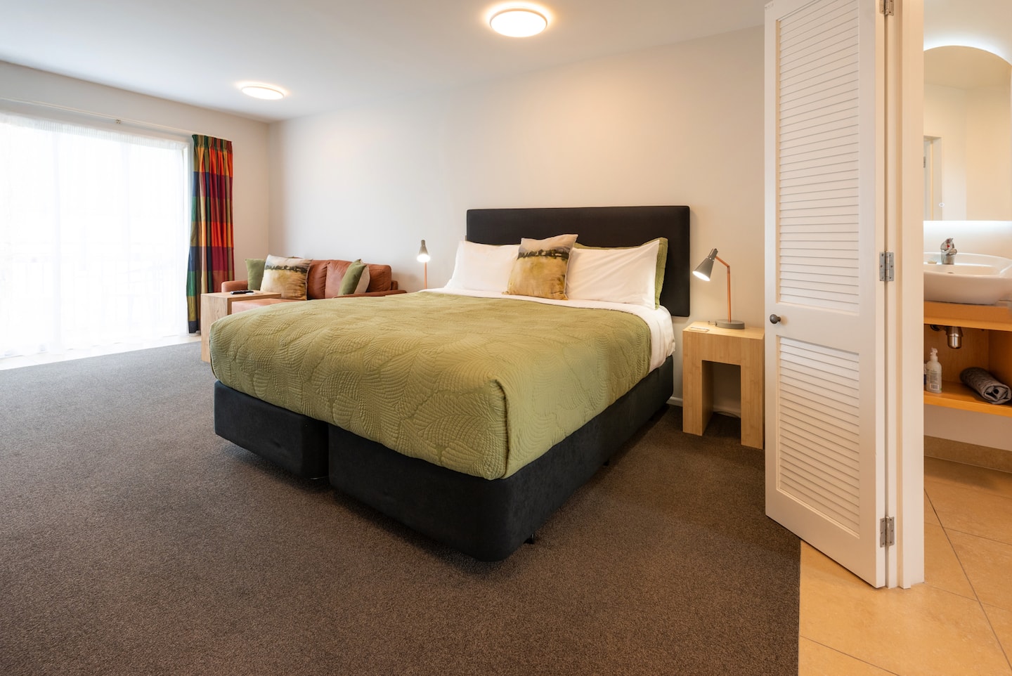 Upstairs Spa Studio - Adults Only 4