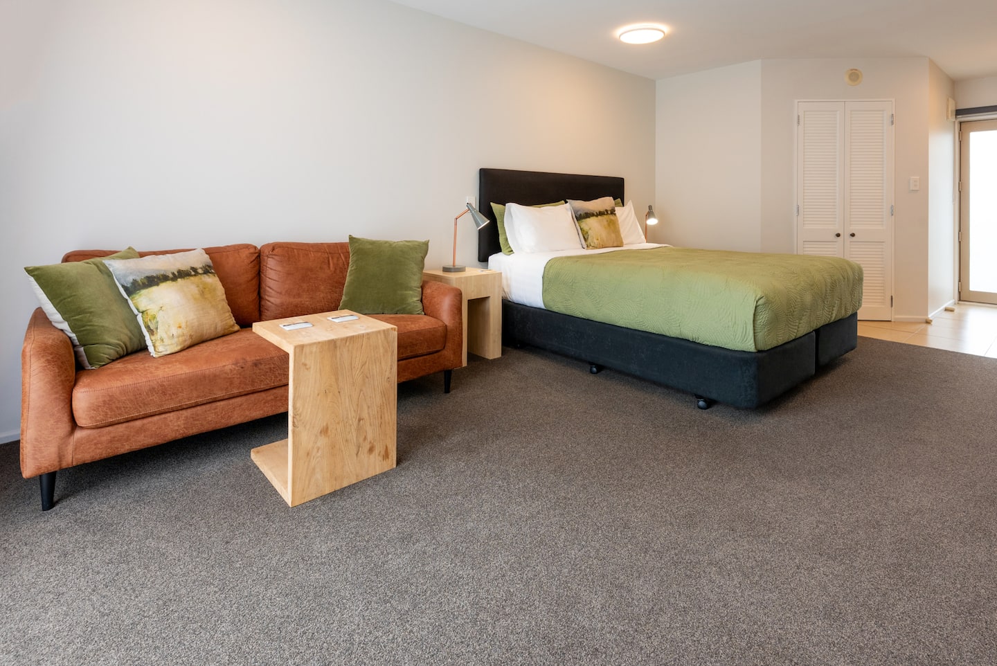 Upstairs Spa Studio - Adults Only 1