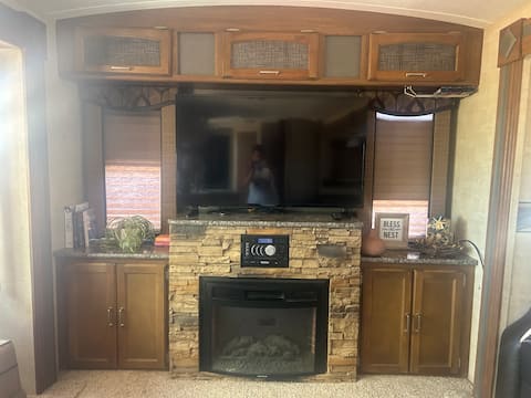 Lakeside Stay—Long Term Welcome