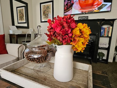 Historic 1875 Victorian Upper