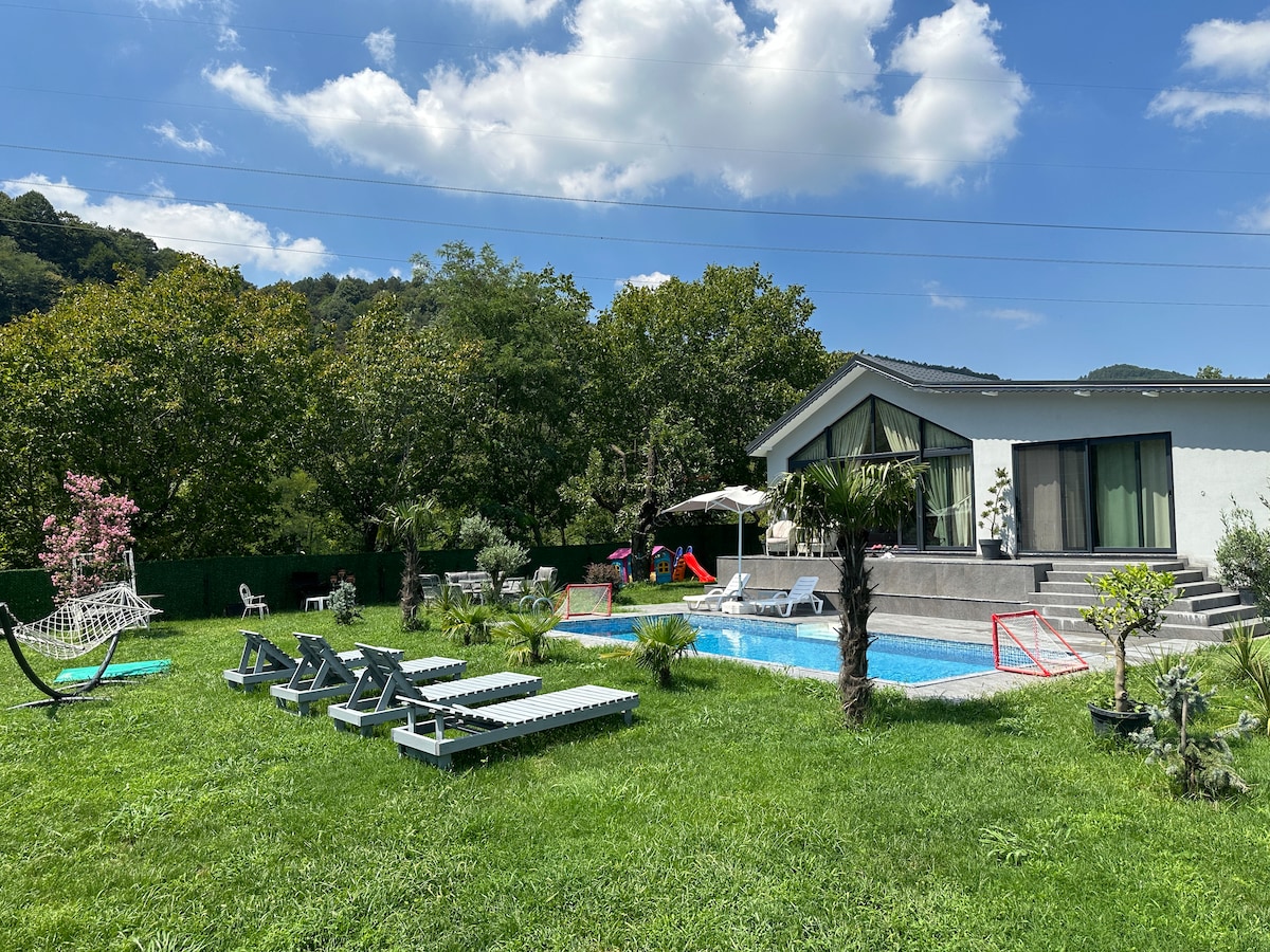 Villa jeshile Korunaklı sıcak havuz