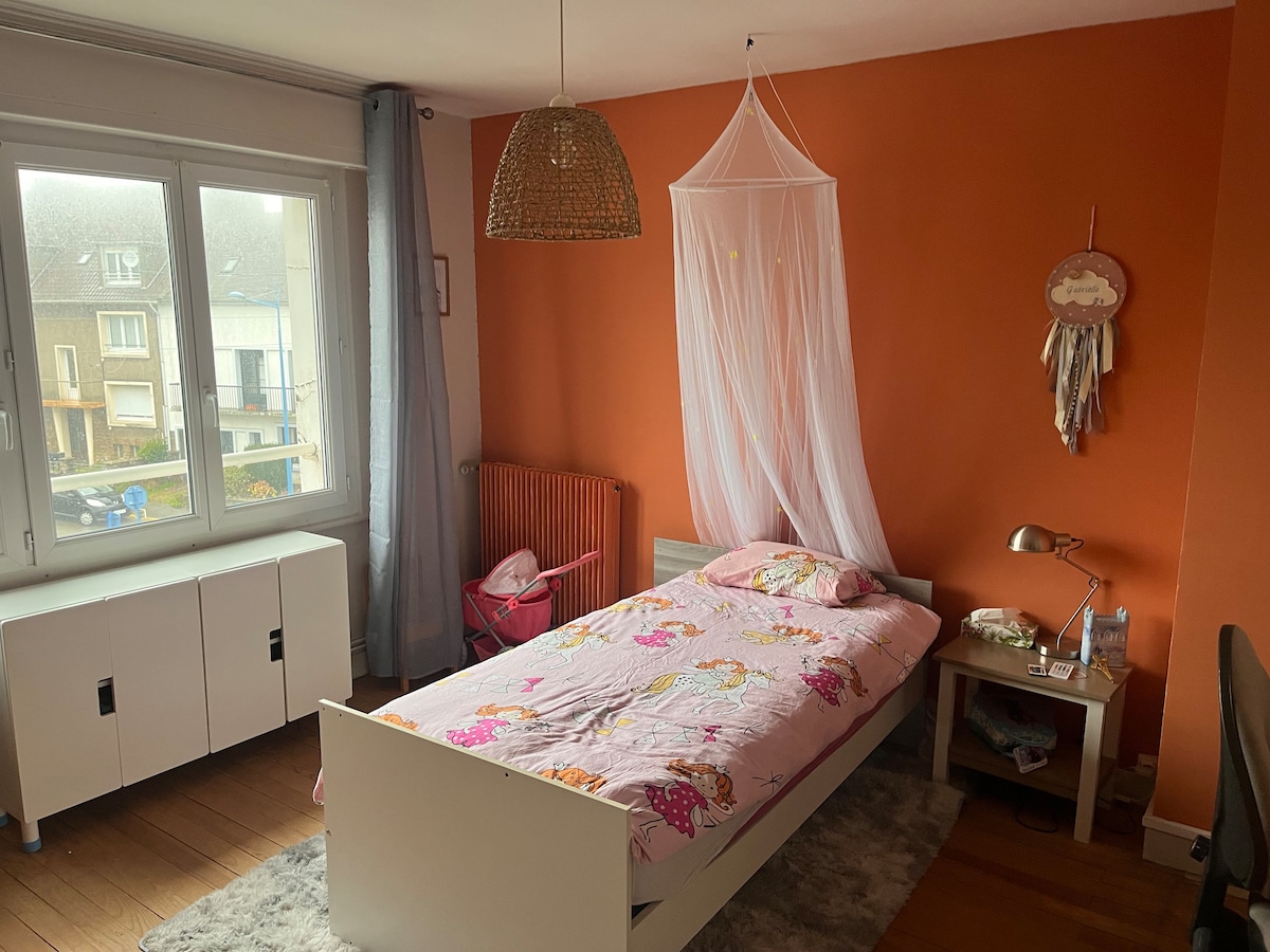 საძინებელი 1