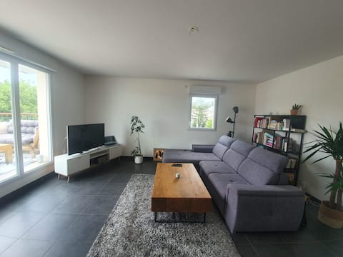 Popular Airbnb listing: Modern rooftop at Saint Marc sur mer in Saint Nazaire