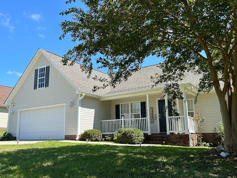 Cozy 3BR House+Game Room