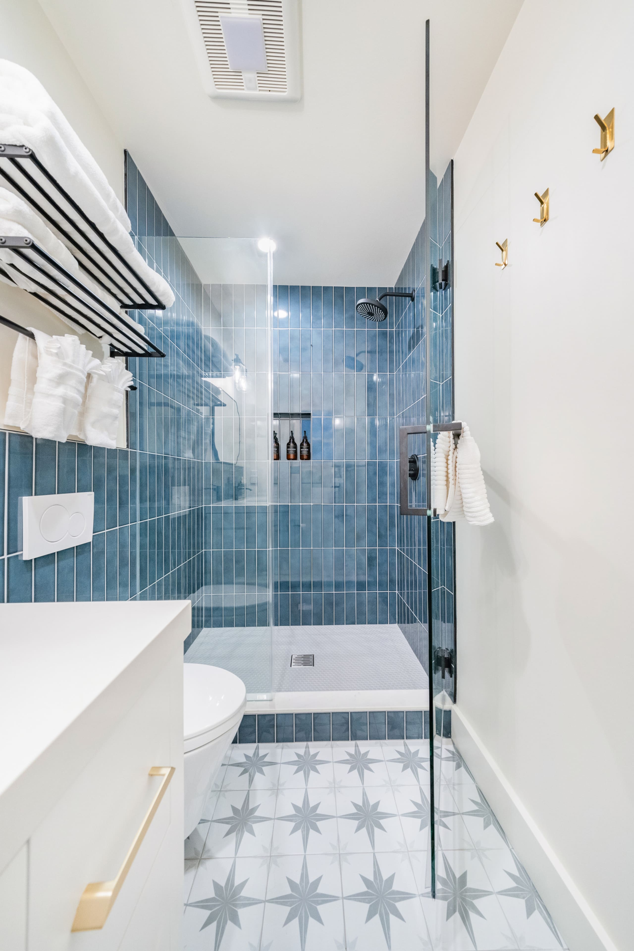 Brand-new, Cheery & Private Flat w/ Outdoor Patio - Image 24