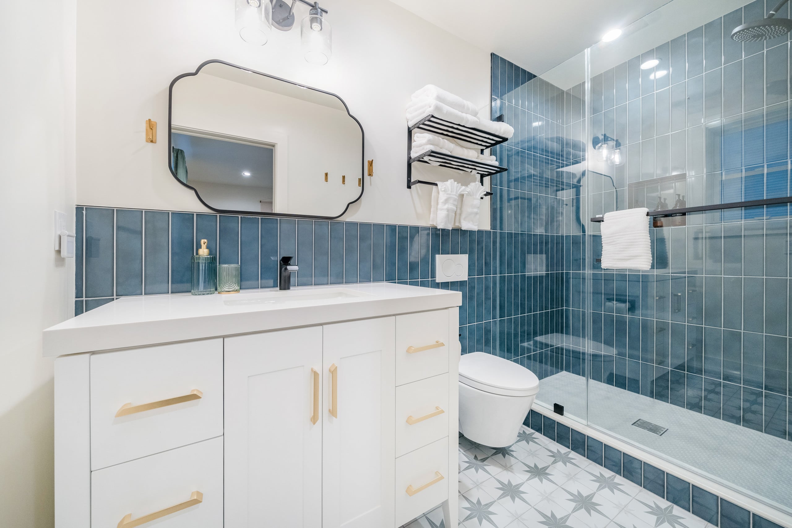 Brand-new, Cheery & Private Flat w/ Outdoor Patio - Image 22