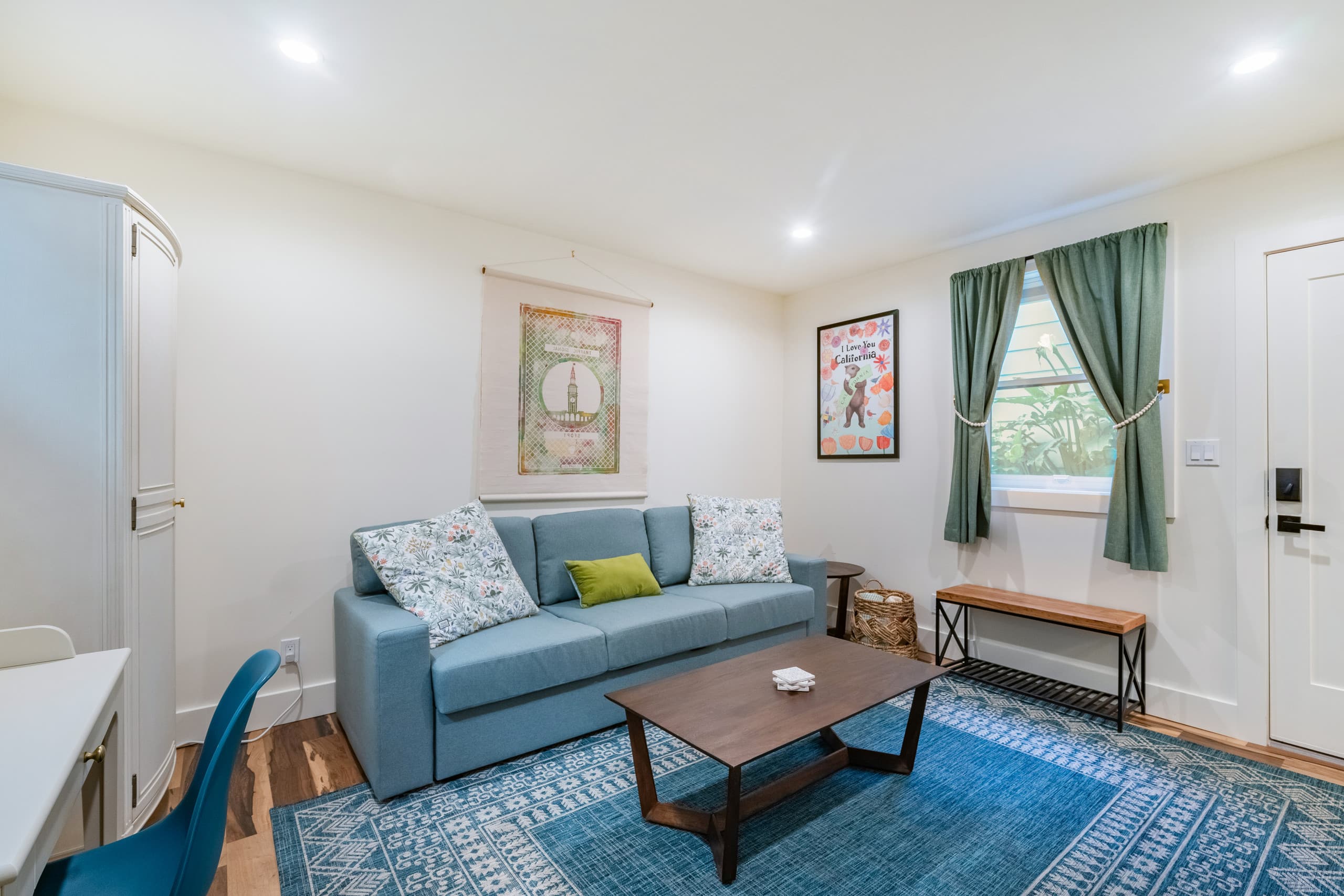 Brand-new, Cheery & Private Flat w/ Outdoor Patio - Image 3