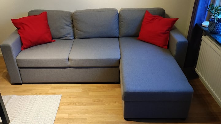 Sofa ya viti 3 ya Skaftö na kochi la kupumzikia kutoka Mio.
Hapa, watu wawili wanalala kwa starehe kwenye eneo la sentimita 140 x 200! 