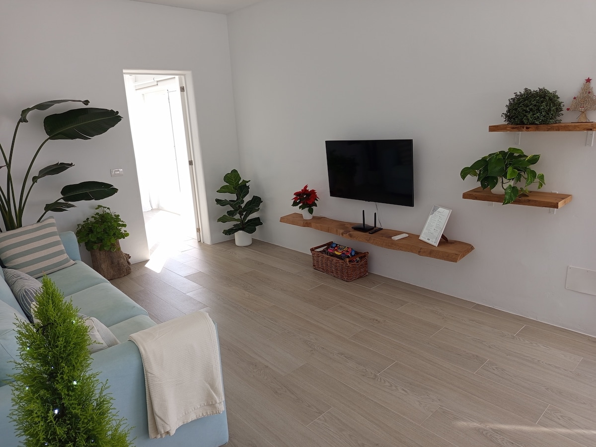 Successful Airbnb property: Casa Binco Blanco, the balcony of the Atlantic in Guía De Isora