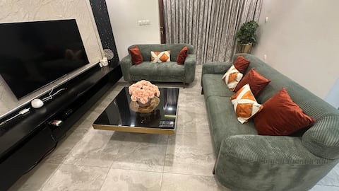 Cozy apartment in Gombe - Pullman Hotel