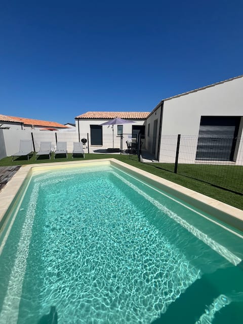 Flokélau - New house with swimming pool for 10 p.