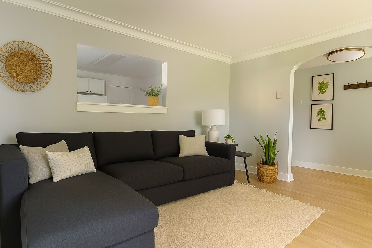 Sunny & Stylish Upper-Level 2BR - Apartments for Rent in Ottawa ...