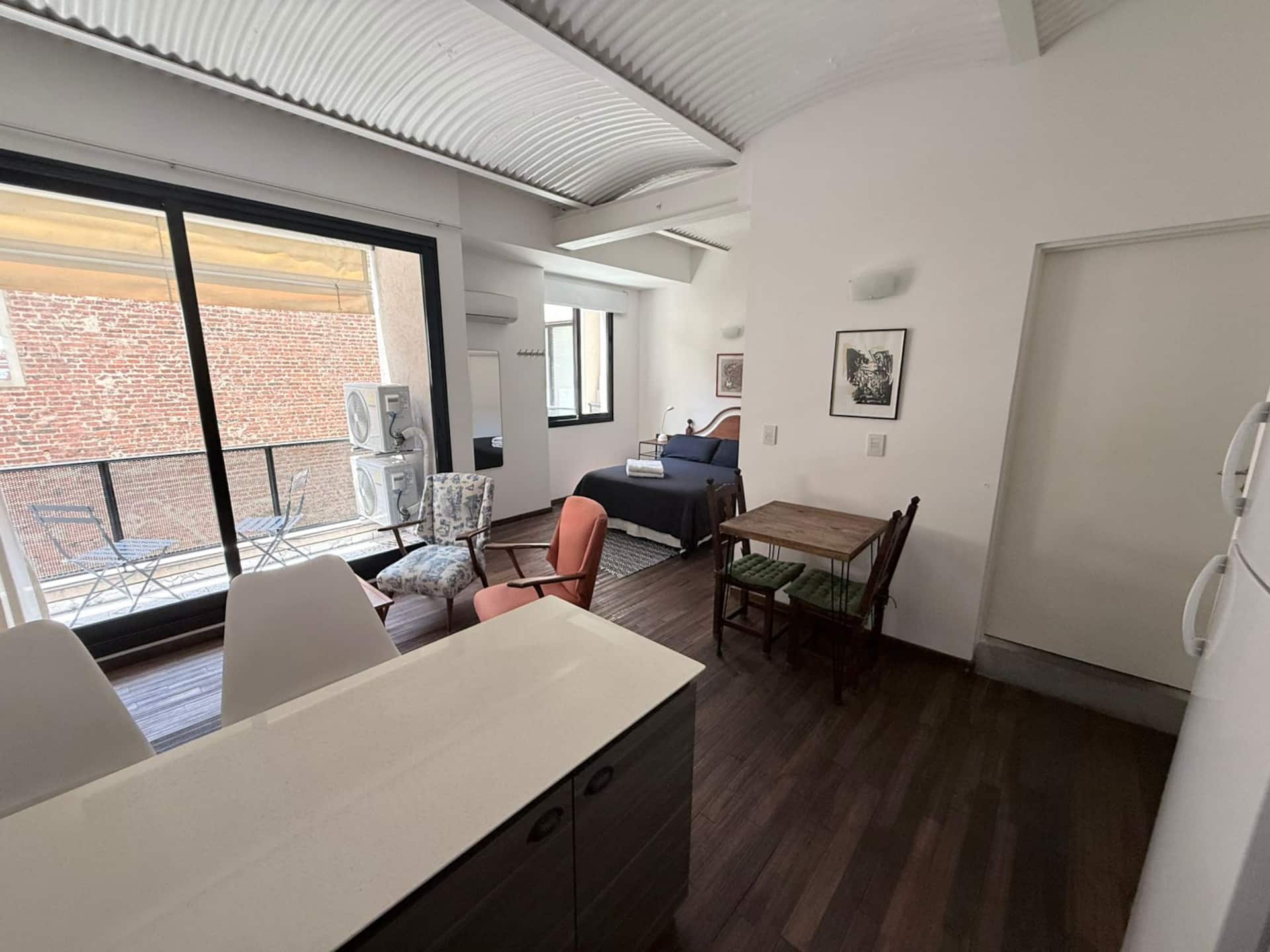 San Temo Loft + Pool, BBQ, Balcony, Front Desk