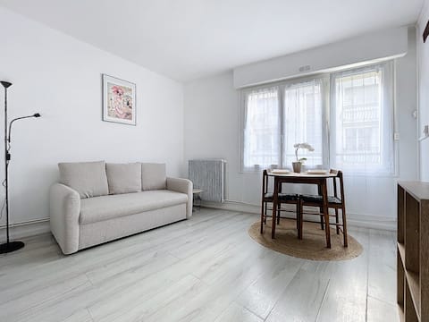 Top Airbnb: Romantic retreat in the Old Town, 5 minutes from Nausicaá in Boulogne Sur Mer