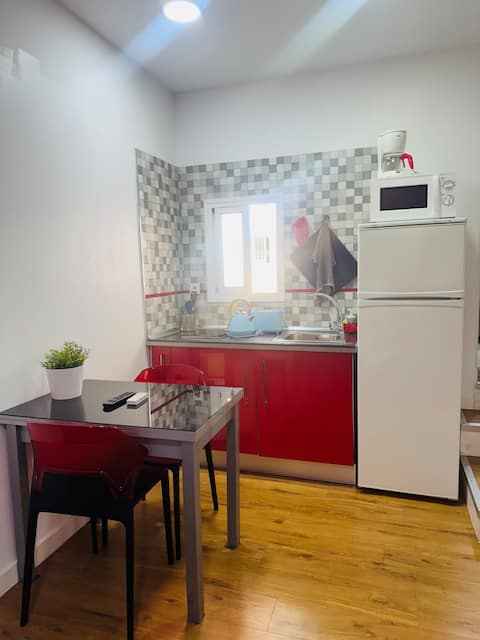 Top Airbnb: Studio with panoramic terrace 5 min from the center. en Lagunillas
