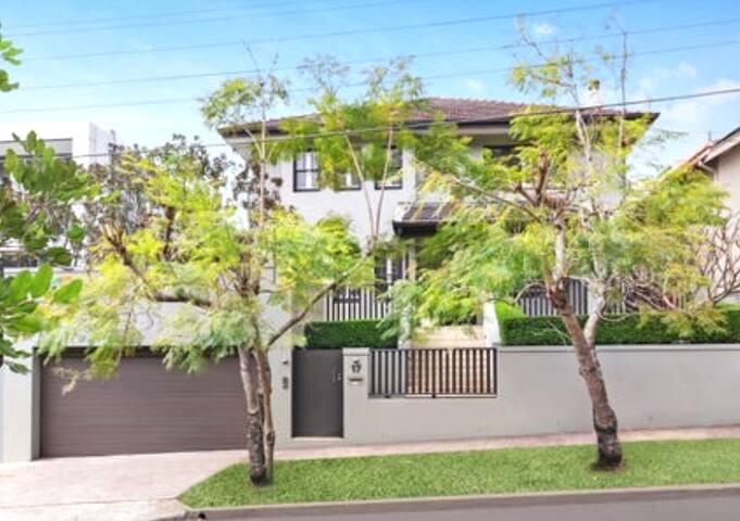 Spacious Summer Holiday Home gallery image 2