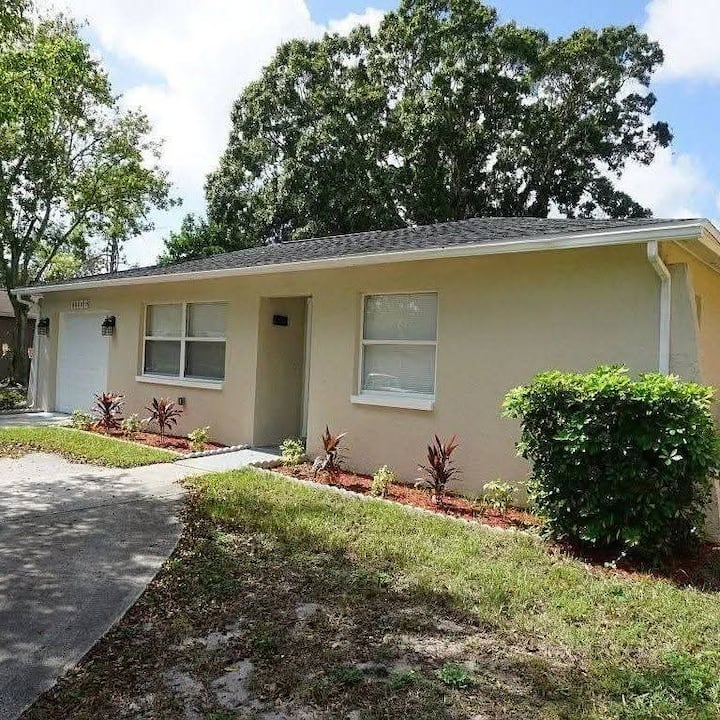 The Bay Area Oasis - Pinellas Park, FL