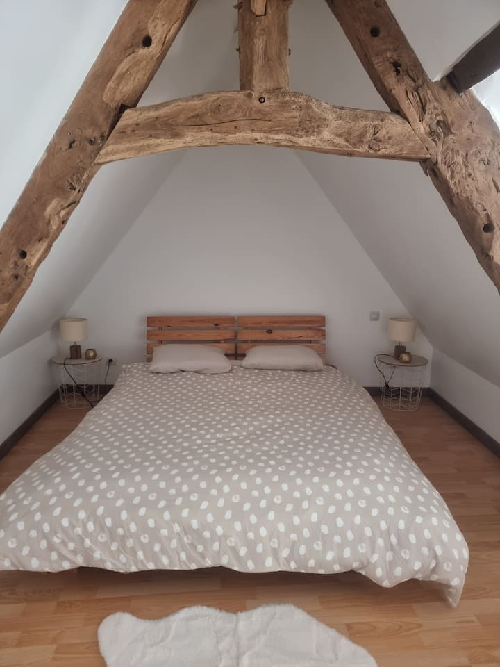 سرير مزدوج 140 × 190 سم