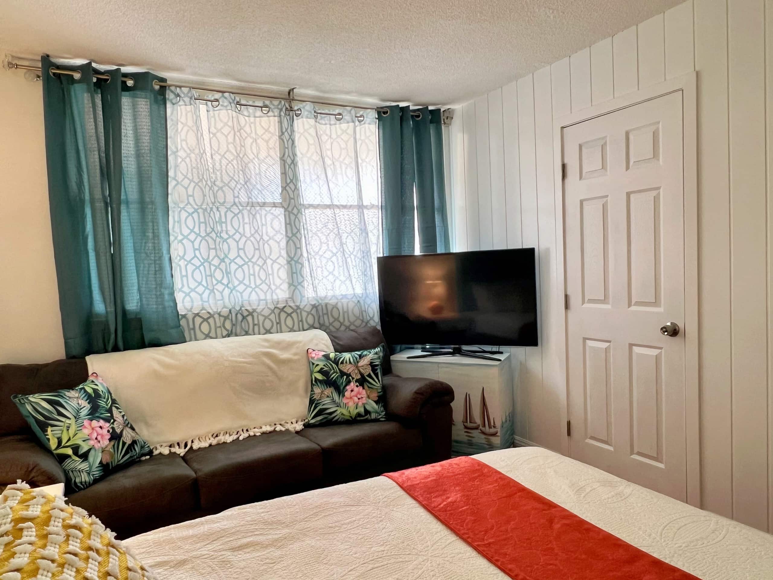 waikiki 3b/2b  Apt with 1 parking - Image 3