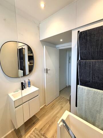 Family flat, great location! gallery image 2