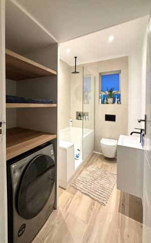 Family flat, great location!