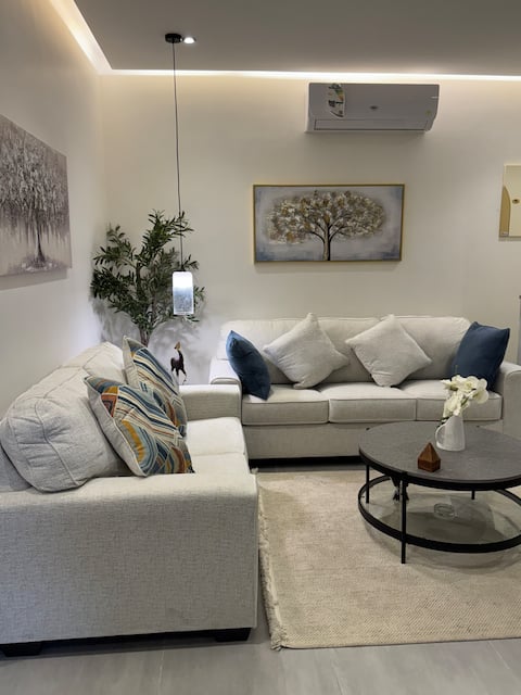 Elegant 3 bedroom apartment with 2 bathrooms