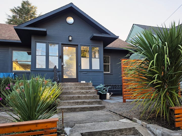 Artsy Craftsman - Walk To Ne Alberta & Mississippi - Lloyd District - Portland