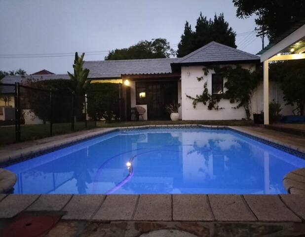 Spacious family home in Pinelands + Pool gallery image 3