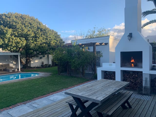 Spacious family home in Pinelands + Pool