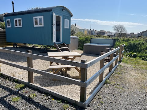 Aurora Shepherds Hut 
perfect for Stargazing